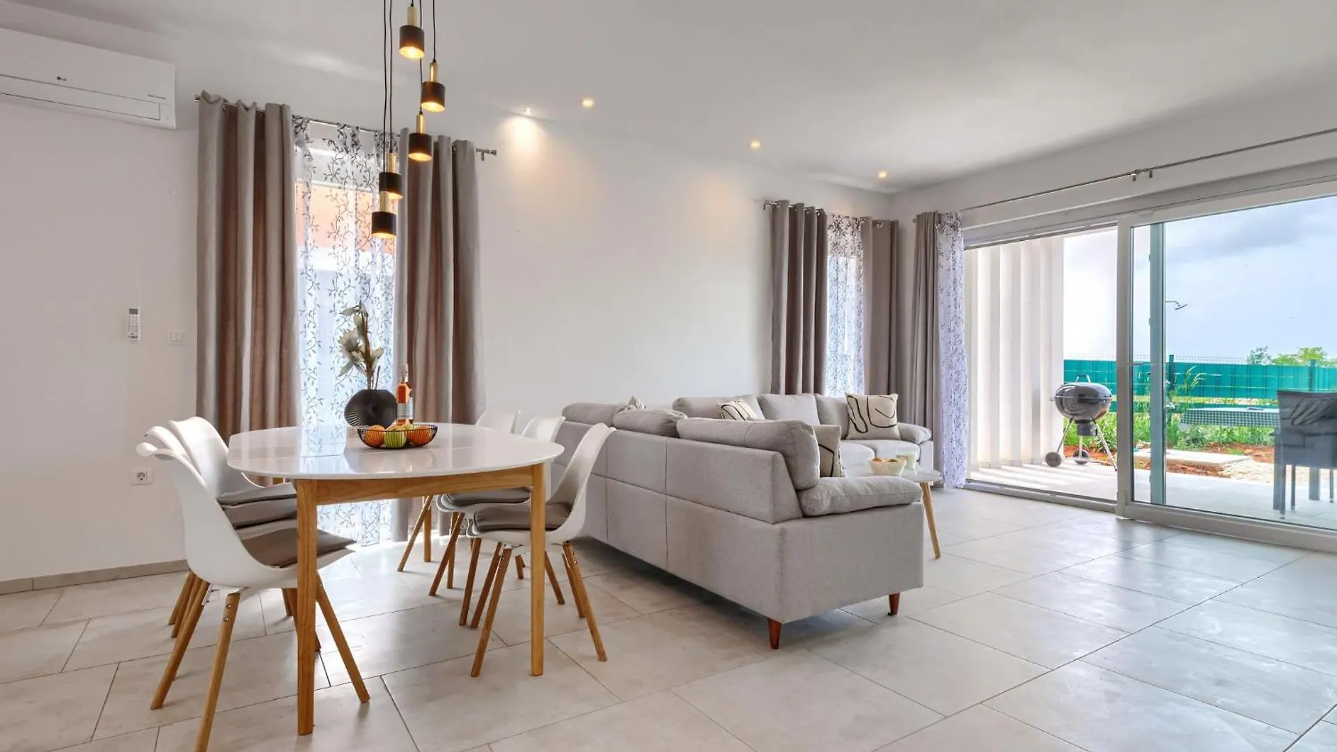 Villa Romeo By Interhome 보드냔 0*,